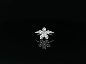 Flower Ring 18K WG Lab Grown 0.90ct